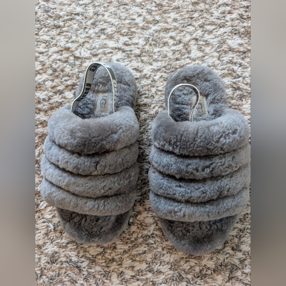 UGG Women's Cozy Gray Slippers Size 3